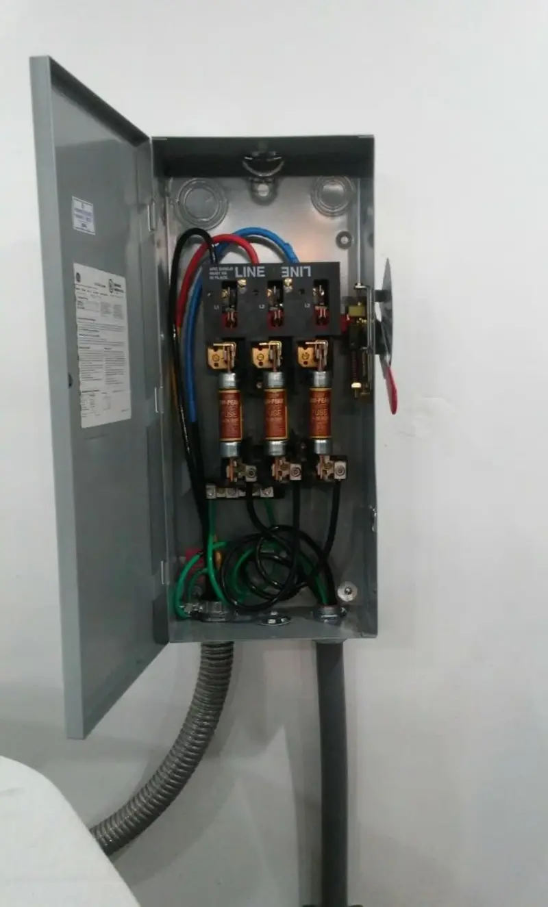 Three-phase disconnect switch installed for Electrical Wiring & Rewiring in Estherville